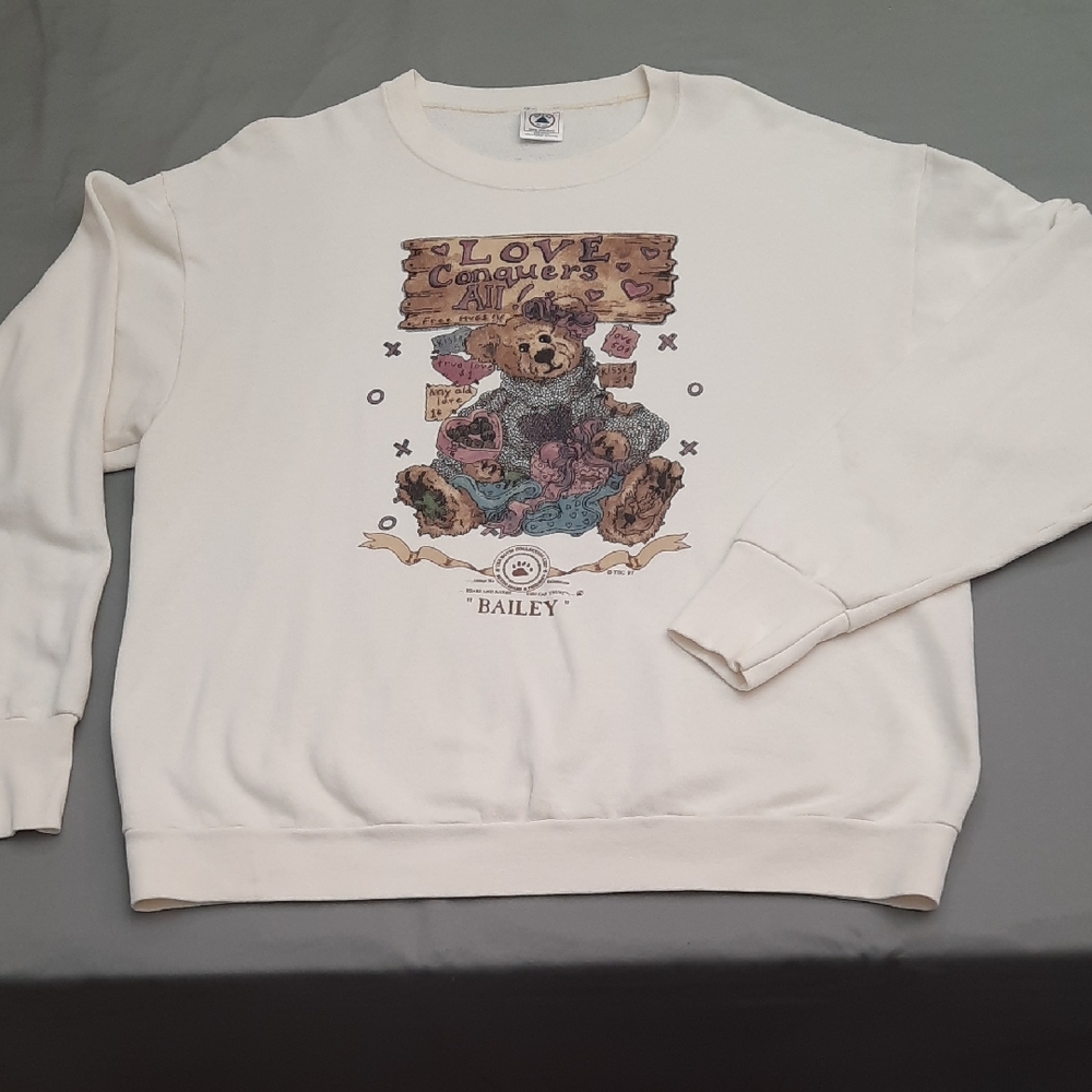Delta Cream Love Bear Crewneck Sweatshirt - Size L